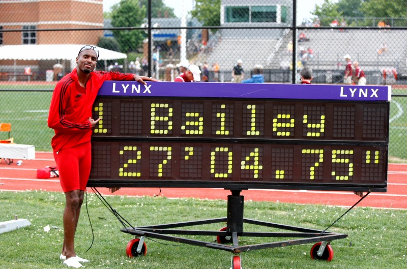 Arkansas’ Alain Bailey Posts World Leader With SEC Title